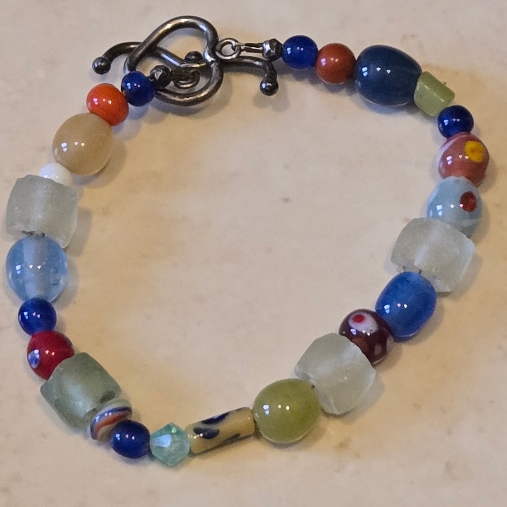 Vintage Artisan Multi Color Glass Stone Beaded Bracelet Heart Toggle Clasp 8"